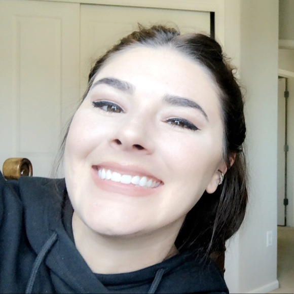 Meet your Posher, Olivia - Picture 1 of 1